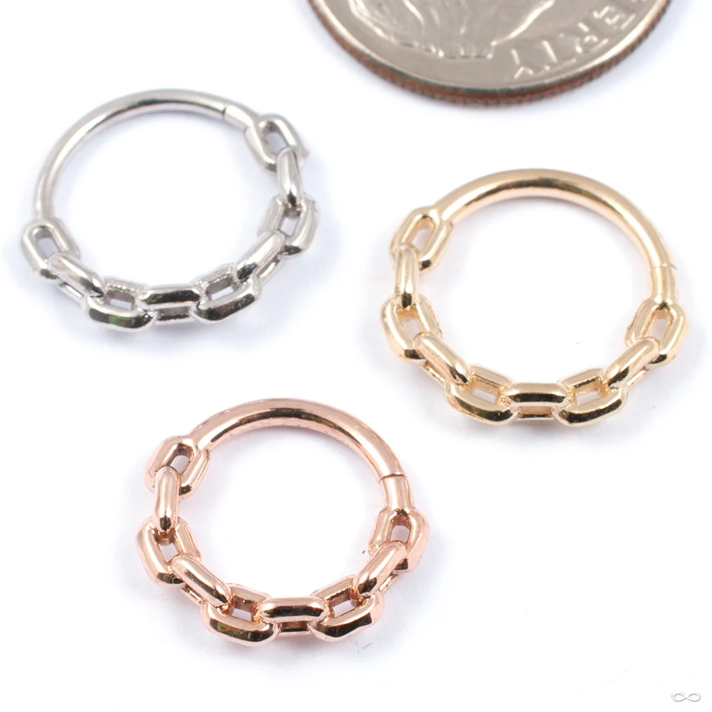 Chain Link Seam Ring in Gold from Tawapa