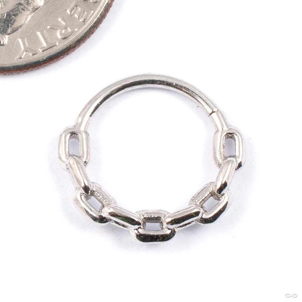 Chain Link Seam Ring in Gold from Tawapa - Image 4
