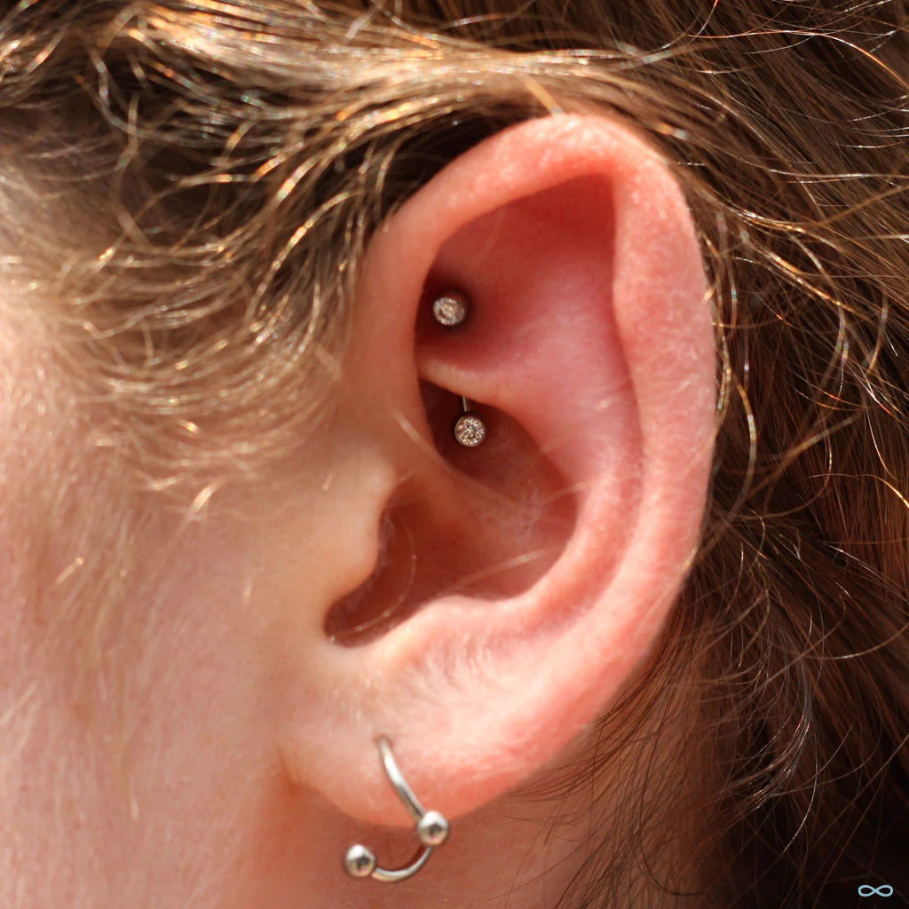 Curved Press-fit Post with Side-set Stones in Titanium from Neometal - Image 23