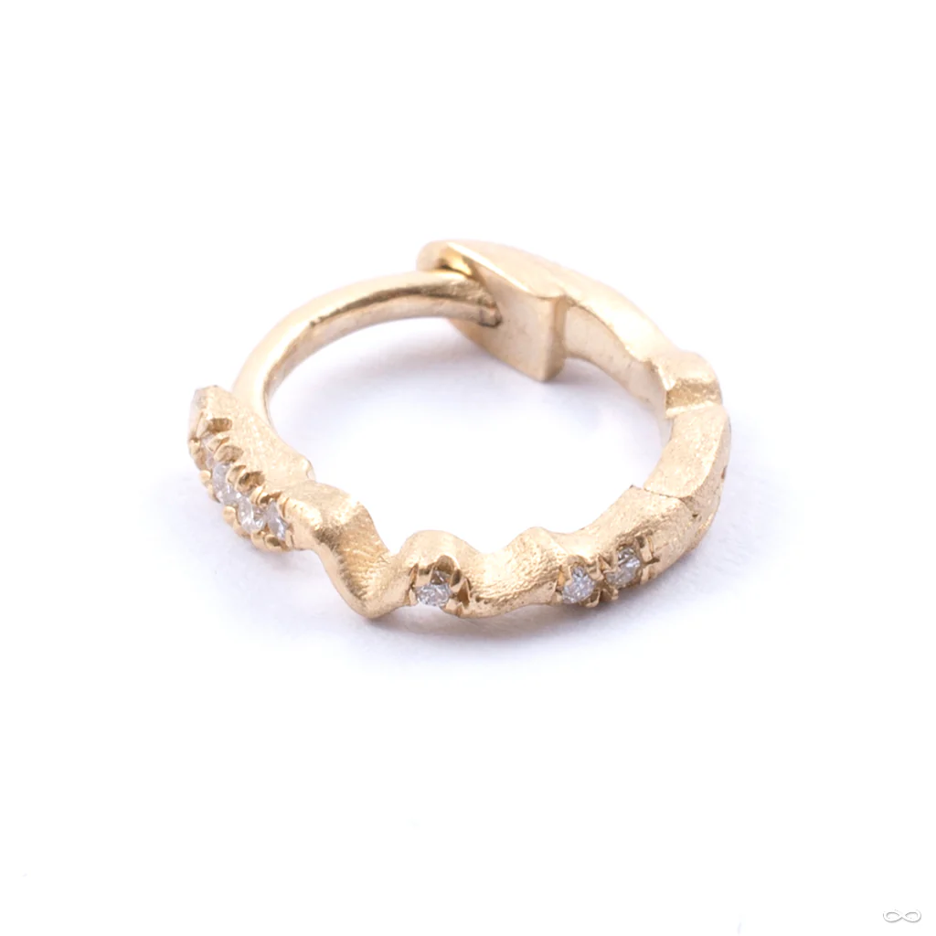 Either Way Outward-facing Clicker in Gold from Pupil Hall - Image 4