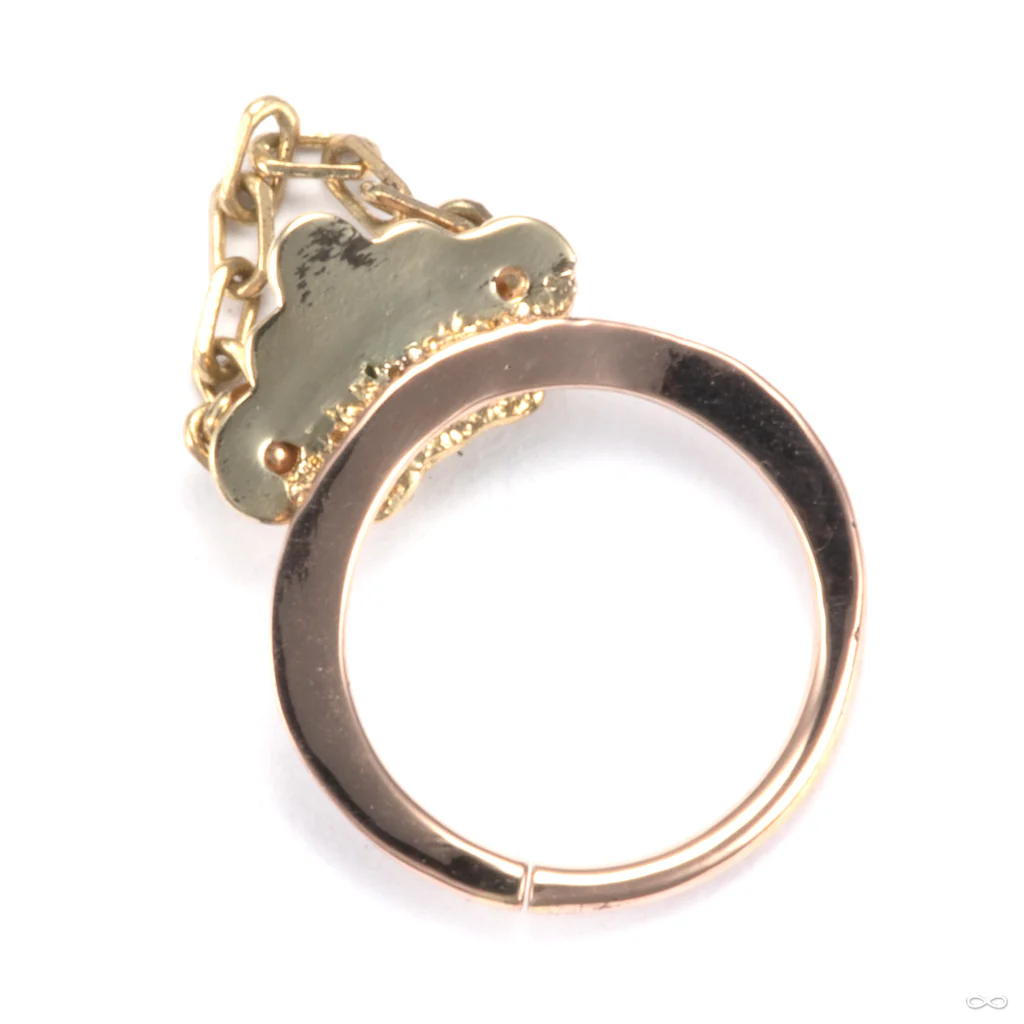 Hammered Amulet Seam Ring in Gold from Sacred Symbols - Image 2