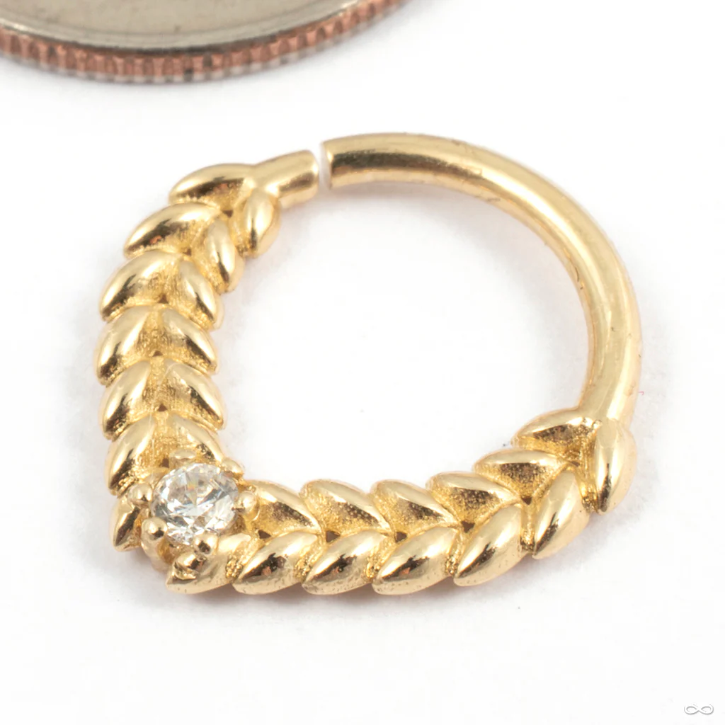 Olive Branch Seam Ring in Gold from Tawapa - Image 3