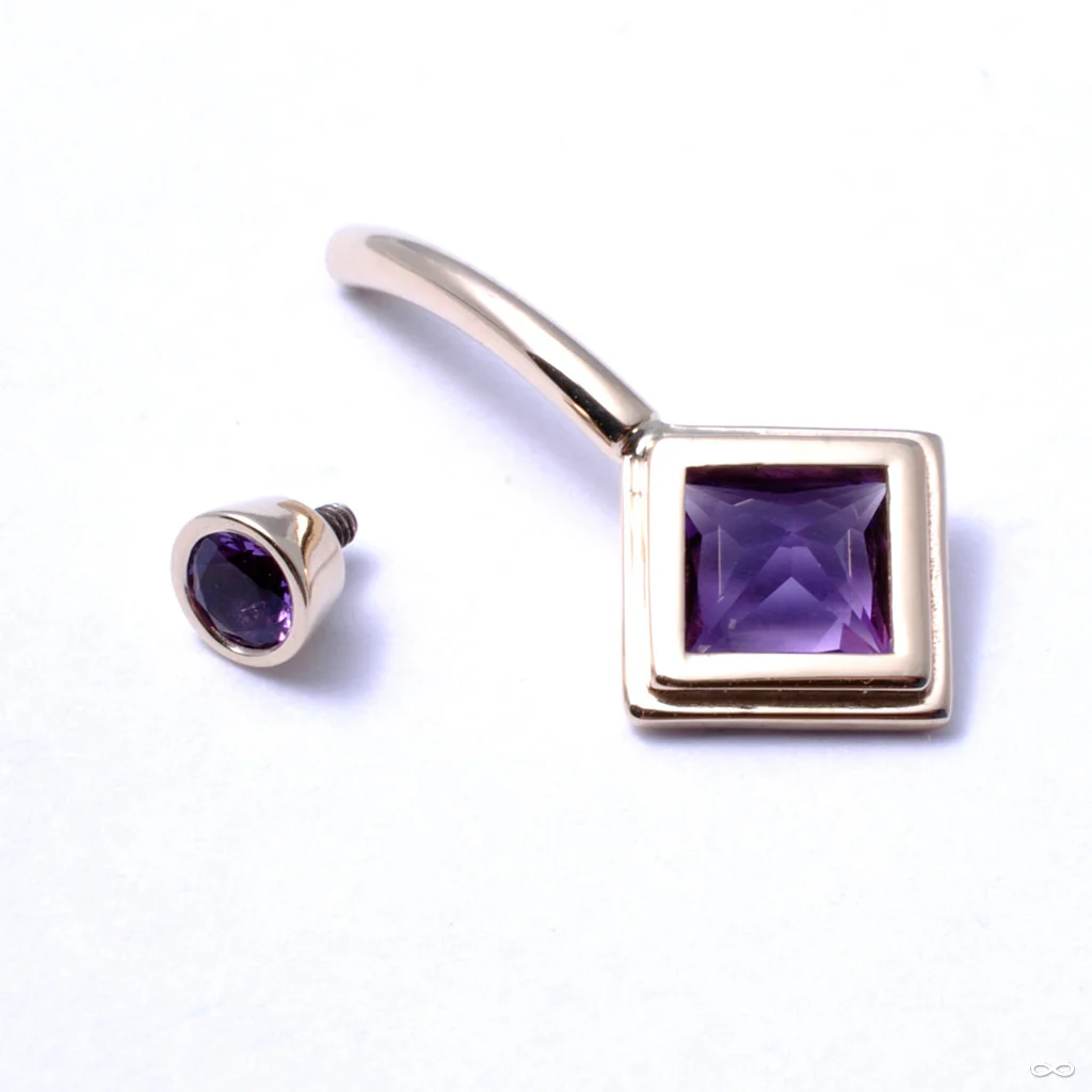 Princess-cut Navel Curve in Yellow Gold with Amethyst from BVLA - Image 2