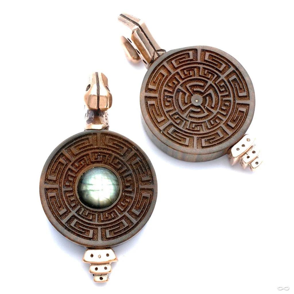 Quinkux Weights in Bronze with Stone Inlay from Yaxche - Image 2