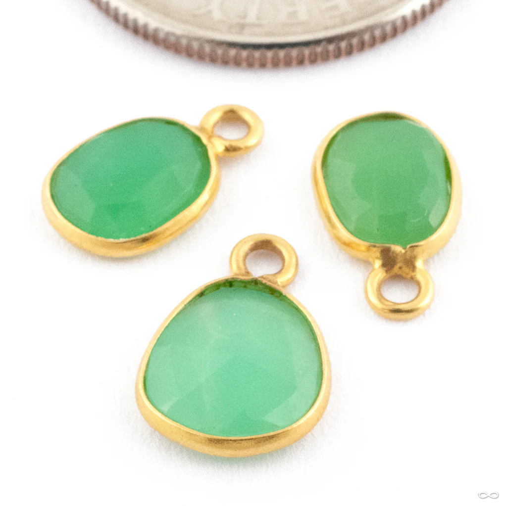 Rose-cut Chrysoprase Charm in Gold from Oracle